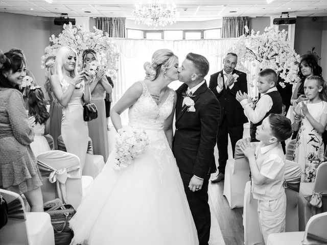 Ryan and Jessica&apos;s Wedding in South Shields, Tyne &amp; Wear 18