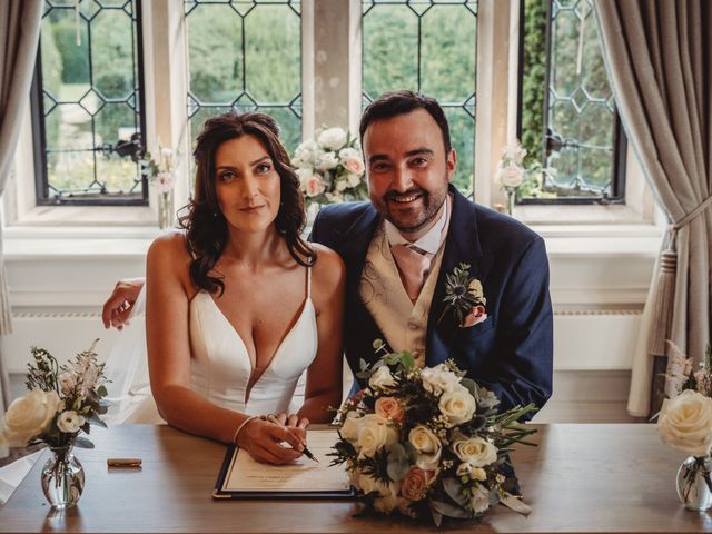 Christopher and Victoria&apos;s Wedding in Milton Keynes, Buckinghamshire 7