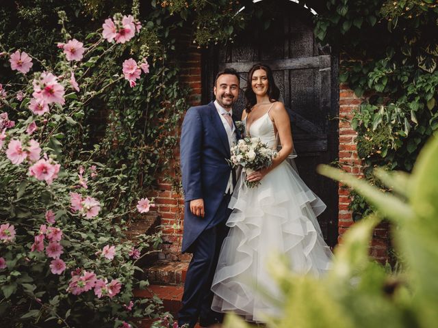 Christopher and Victoria&apos;s Wedding in Milton Keynes, Buckinghamshire 13