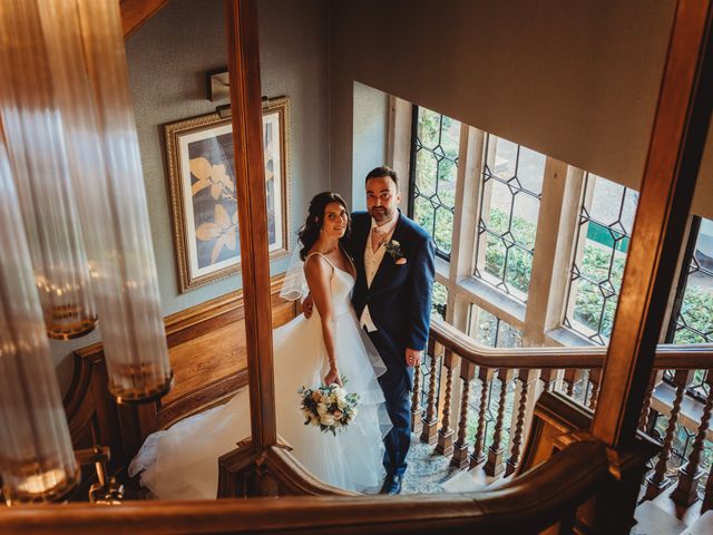 Christopher and Victoria&apos;s Wedding in Milton Keynes, Buckinghamshire 15