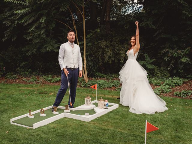 Christopher and Victoria&apos;s Wedding in Milton Keynes, Buckinghamshire 22