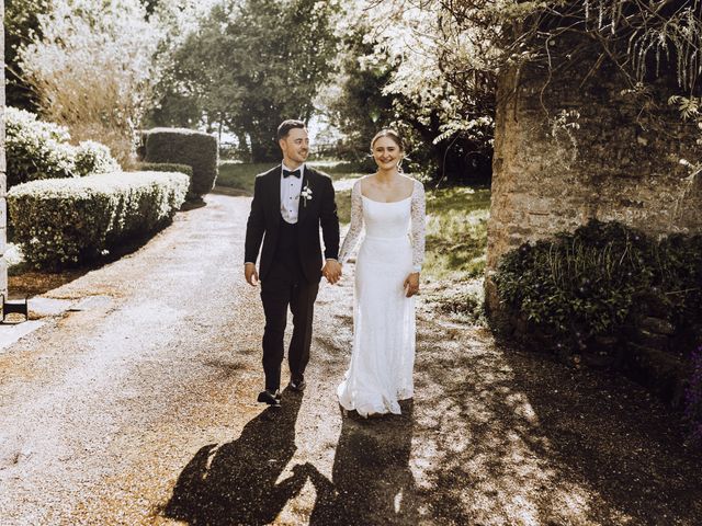 Tom and Georgia&apos;s Wedding in Haddenham, Buckinghamshire 15