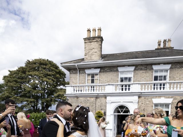 Kirsty and Shane&apos;s Wedding in Kingston Upon Hull, East Riding of Yorkshire 3