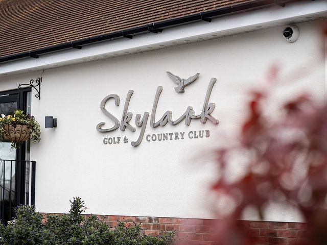 Lynddon and Bethany&apos;s Wedding in Fareham, Hampshire 3