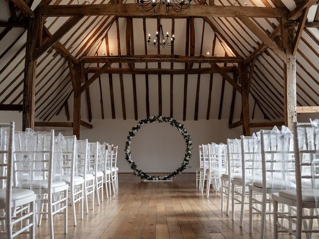 Lynddon and Bethany&apos;s Wedding in Fareham, Hampshire 4