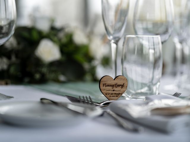 Lynddon and Bethany&apos;s Wedding in Fareham, Hampshire 11