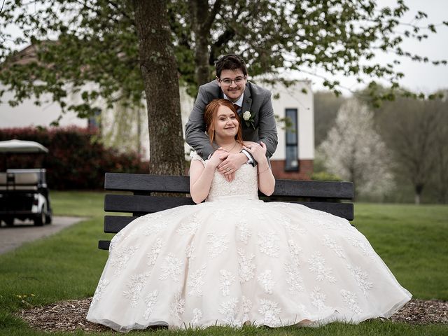 Lynddon and Bethany&apos;s Wedding in Fareham, Hampshire 24