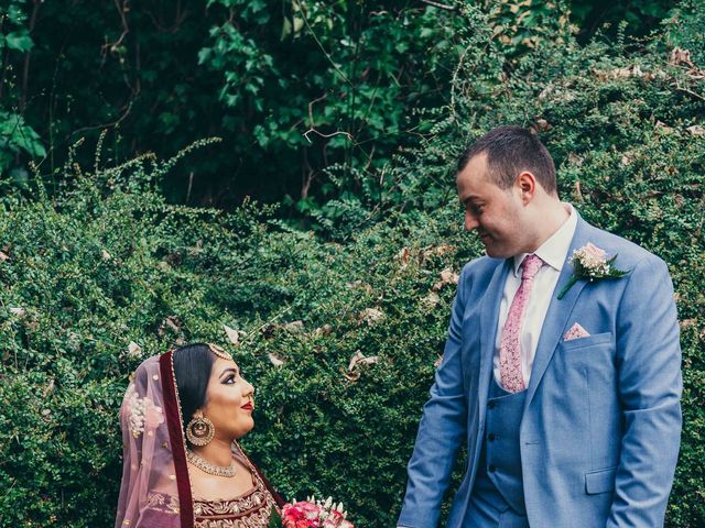 Jannetta and Carl&apos;s Wedding in Portsmouth, Hampshire 3