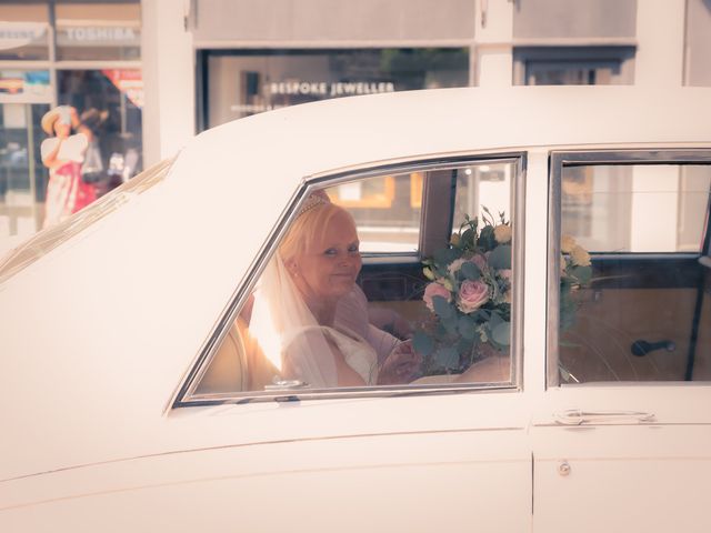 Mark and Tracey&apos;s Wedding in Cirencester, Gloucestershire 15