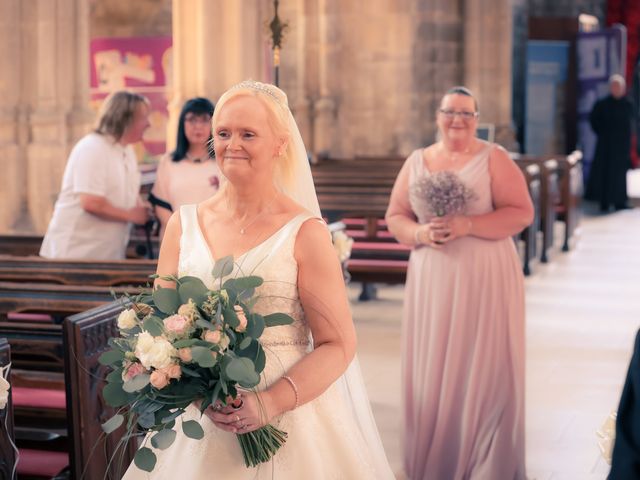 Mark and Tracey&apos;s Wedding in Cirencester, Gloucestershire 17