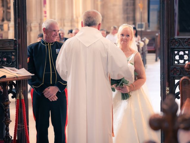 Mark and Tracey&apos;s Wedding in Cirencester, Gloucestershire 18