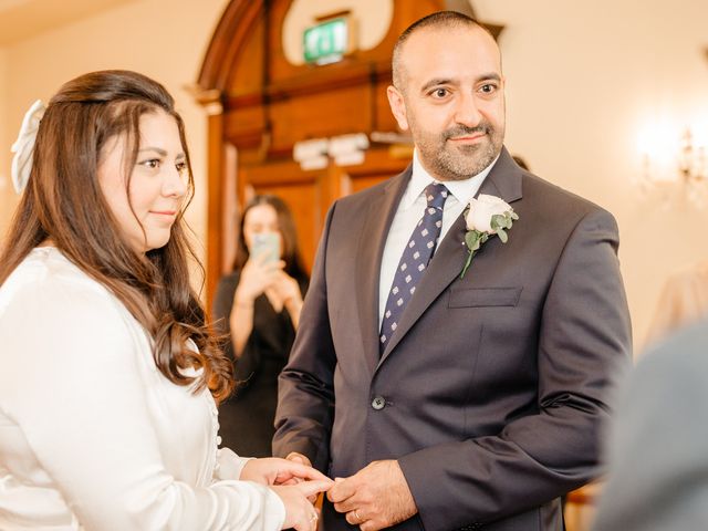 Hassan and Zena&apos;s Wedding in Kensington &amp; Chelsea, West London 18