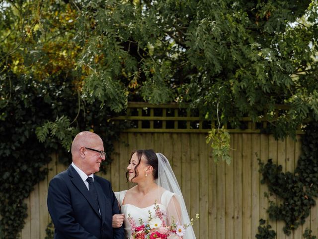 Harriet and Simon's Wedding in Banbury, Oxfordshire 5