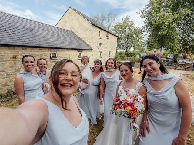 Harriet and Simon's Wedding in Banbury, Oxfordshire 6
