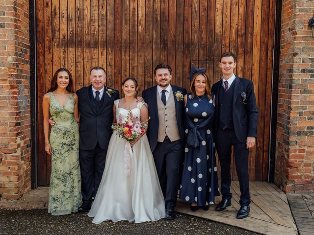 Harriet and Simon's Wedding in Banbury, Oxfordshire 10