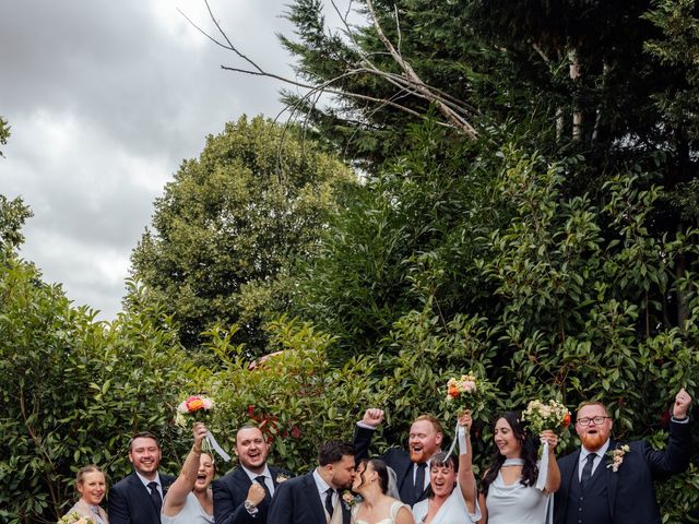 Harriet and Simon's Wedding in Banbury, Oxfordshire 12