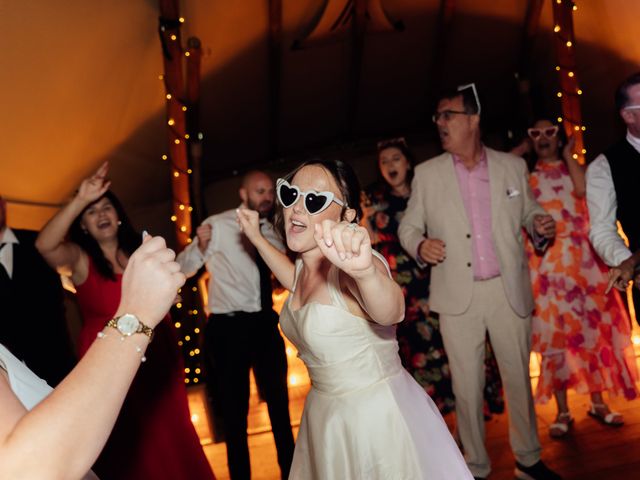 Harriet and Simon's Wedding in Banbury, Oxfordshire 28