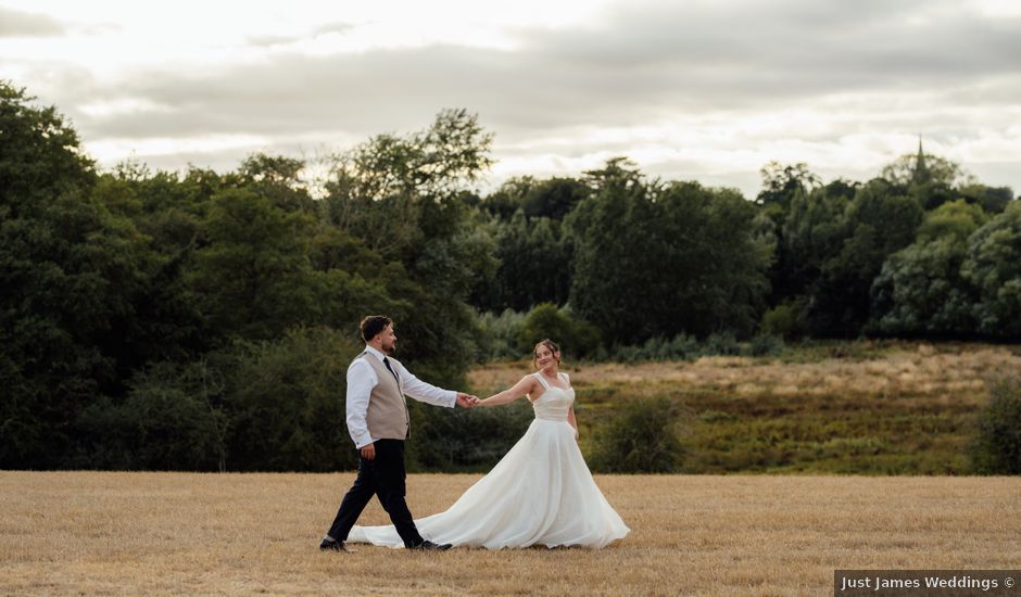 Harriet and Simon's Wedding in Banbury, Oxfordshire