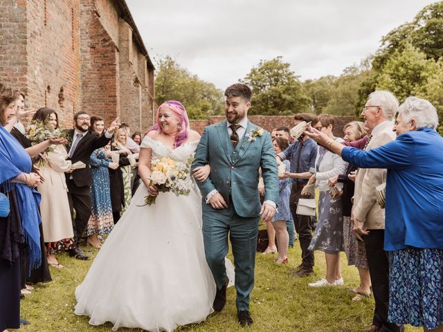 Helene and Sam&apos;s Wedding in Basingstoke, Hampshire 7