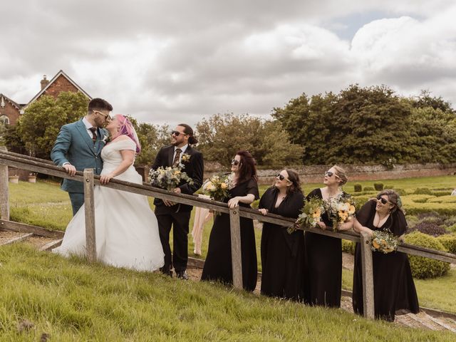 Helene and Sam&apos;s Wedding in Basingstoke, Hampshire 11