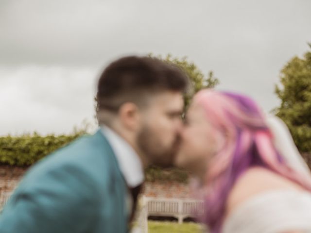 Helene and Sam&apos;s Wedding in Basingstoke, Hampshire 15