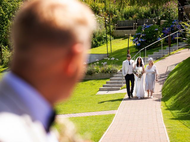 Adam and Lyndsey&apos;s Wedding in Ilfracombe, Devon 10