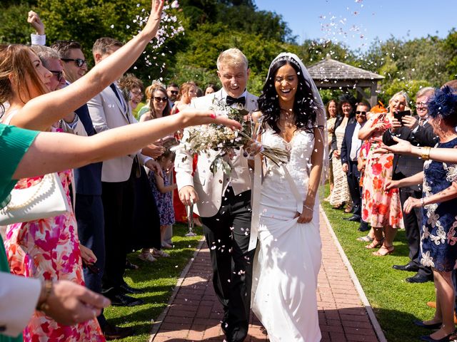 Adam and Lyndsey&apos;s Wedding in Ilfracombe, Devon 13