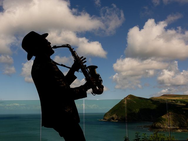 Adam and Lyndsey&apos;s Wedding in Ilfracombe, Devon 17