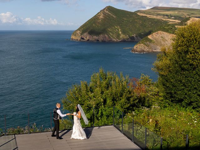 Adam and Lyndsey&apos;s Wedding in Ilfracombe, Devon 19