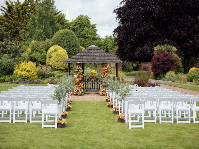 Alex and Freya&apos;s Wedding in Wimborne, Dorset 4