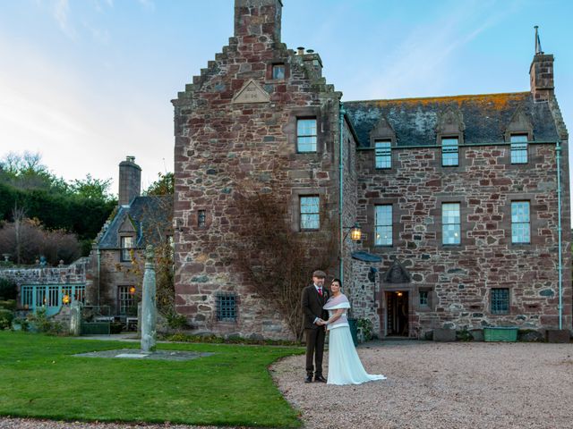 Chris and Siobhan&apos;s Wedding in Dundee, Fife &amp; Angus 12