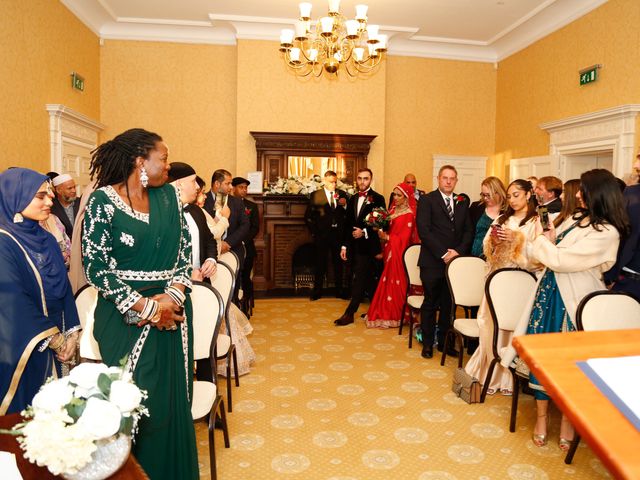 Ahsam and Nadiya&apos;s Wedding in Hornchurch, Essex 8