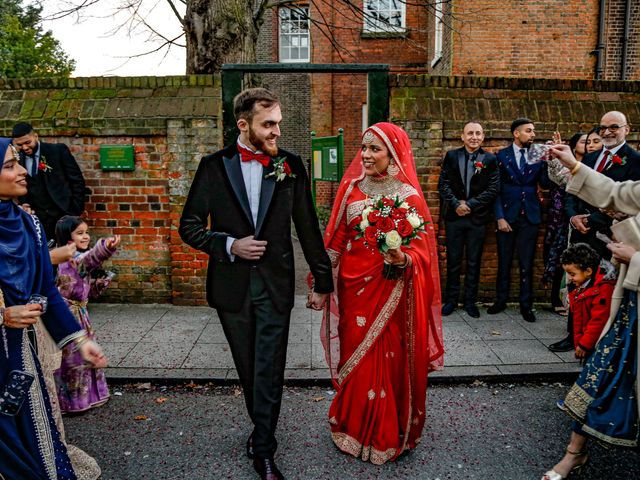 Ahsam and Nadiya&apos;s Wedding in Hornchurch, Essex 46