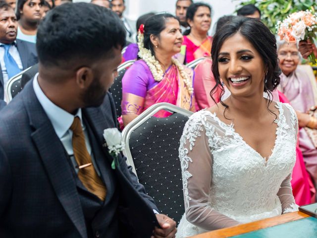 Arun and Kavitha&apos;s Wedding in Twickenham, Middlesex 32