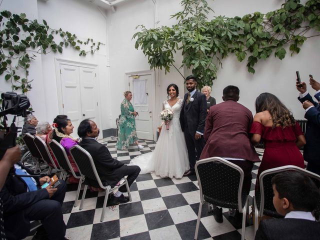 Arun and Kavitha&apos;s Wedding in Twickenham, Middlesex 38