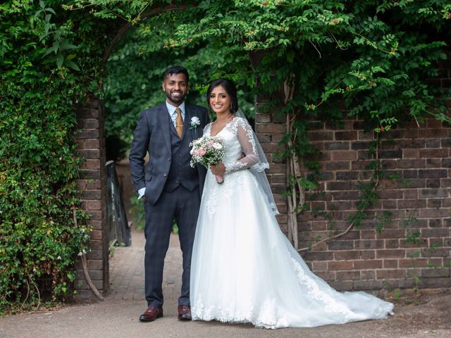Arun and Kavitha&apos;s Wedding in Twickenham, Middlesex 48