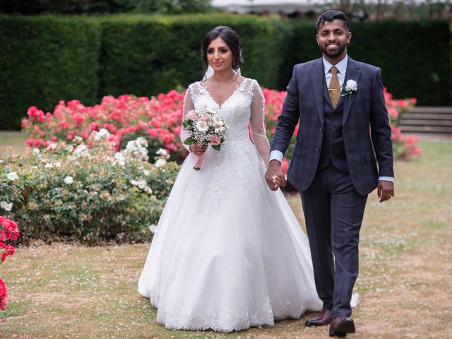 Arun and Kavitha&apos;s Wedding in Twickenham, Middlesex 64