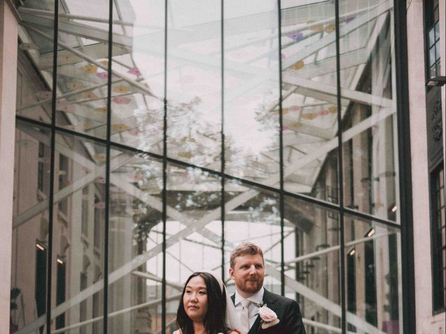 Damien and Maggie&apos;s Wedding in Marylebone, West Central London 20