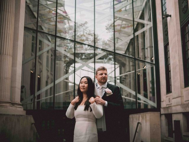 Damien and Maggie&apos;s Wedding in Marylebone, West Central London 21