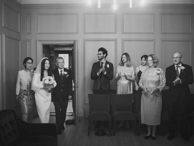 Damien and Maggie&apos;s Wedding in Marylebone, West Central London 33