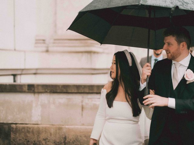 Damien and Maggie&apos;s Wedding in Marylebone, West Central London 41