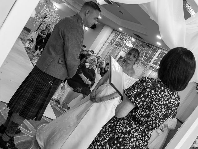 James and Louise's Wedding in Dundee, Fife &amp; Angus 5