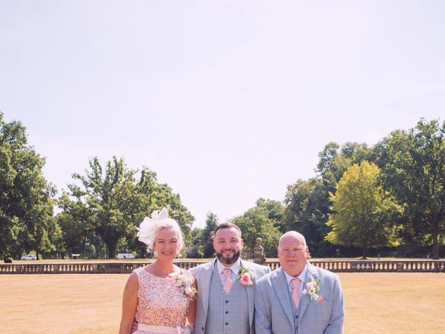 Sean and Laura&apos;s Wedding in Market Bosworth, Leicestershire 31