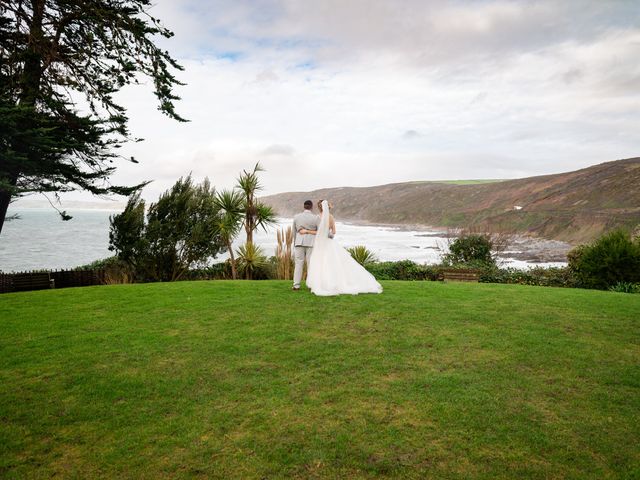 Jordan and Kerris&apos;s Wedding in Polhawn, Cornwall 31