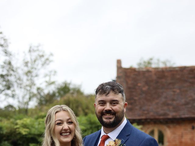 Steve and Dionne's Wedding in Redditch, Worcestershire 4