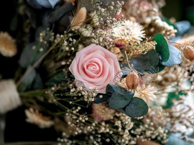 Steve and Catherine&apos;s Wedding in Kingston Upon Hull, East Riding of Yorkshire 22