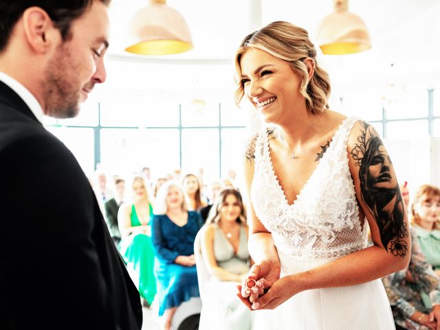 Steve and Catherine&apos;s Wedding in Kingston Upon Hull, East Riding of Yorkshire 41