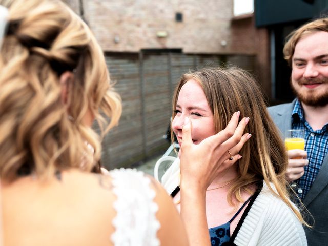 Steve and Catherine&apos;s Wedding in Kingston Upon Hull, East Riding of Yorkshire 48