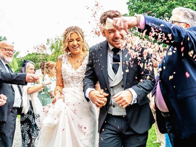 Steve and Catherine&apos;s Wedding in Kingston Upon Hull, East Riding of Yorkshire 56
