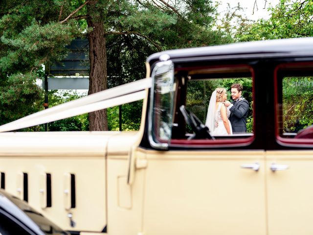 Steve and Catherine&apos;s Wedding in Kingston Upon Hull, East Riding of Yorkshire 77